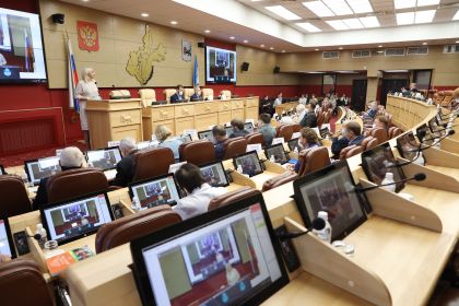 Депутаты и Общественный Совет при ЗС выступили за открытие летних террас для снижения заболеваемости коронавирусом